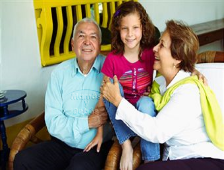 abuelos criando