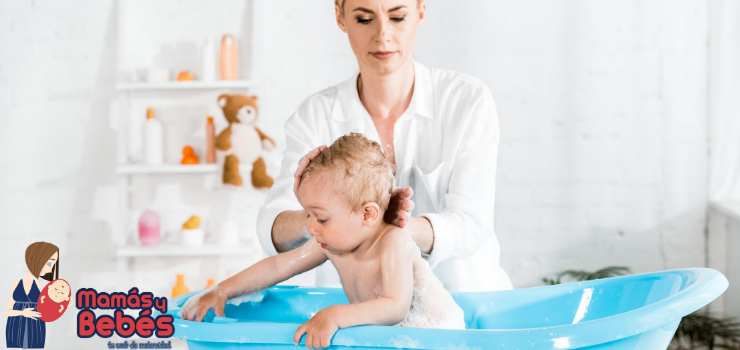 Lavando el cabello de tu bebé